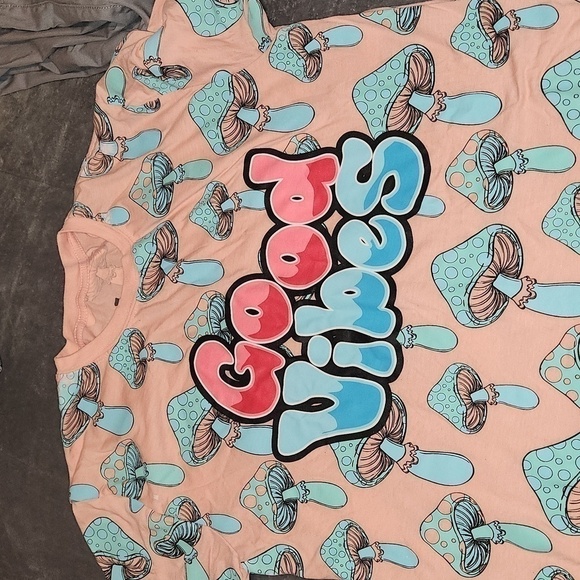 Good Vibes T Shirt - Picture 1 of 4